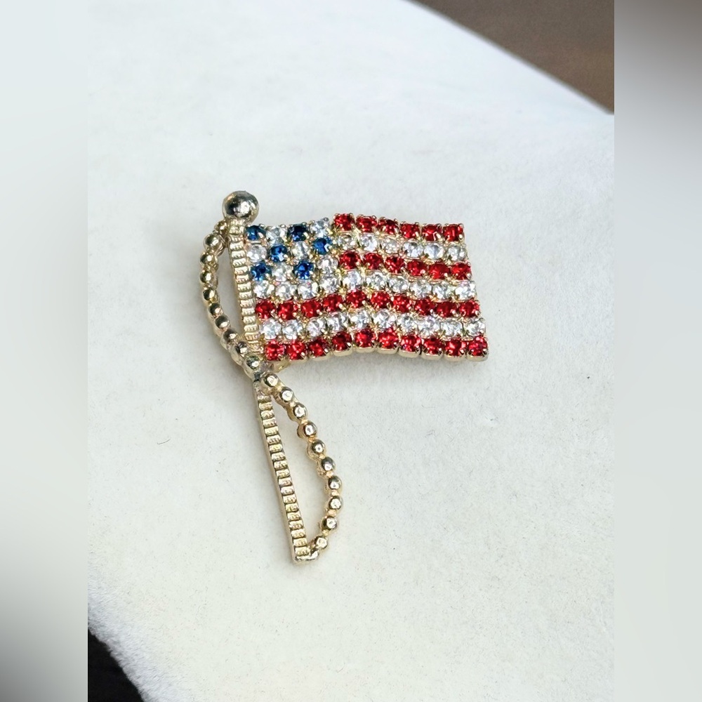Vintage Ralph Rafaelian American Flag Brooch Sparkling Rhinestone Pin - Picture 4 of 8